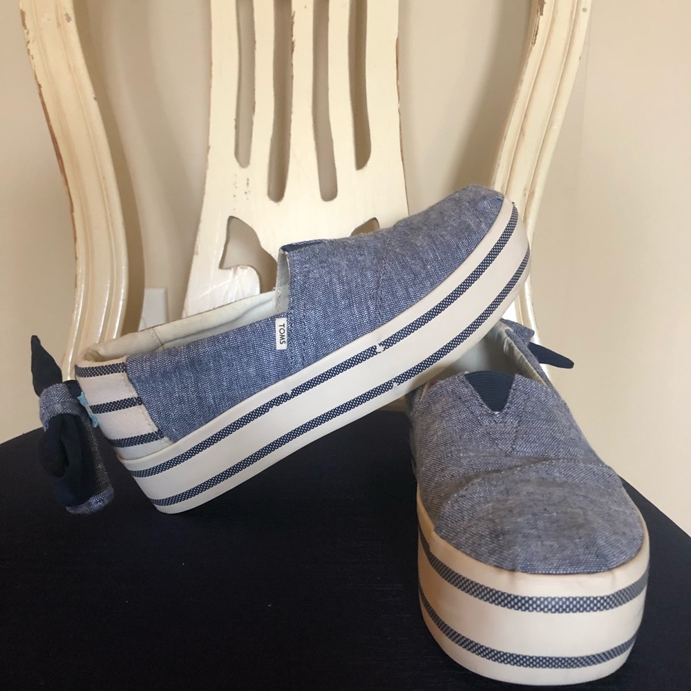 Toms Slip ons - Picture 2 of 7
